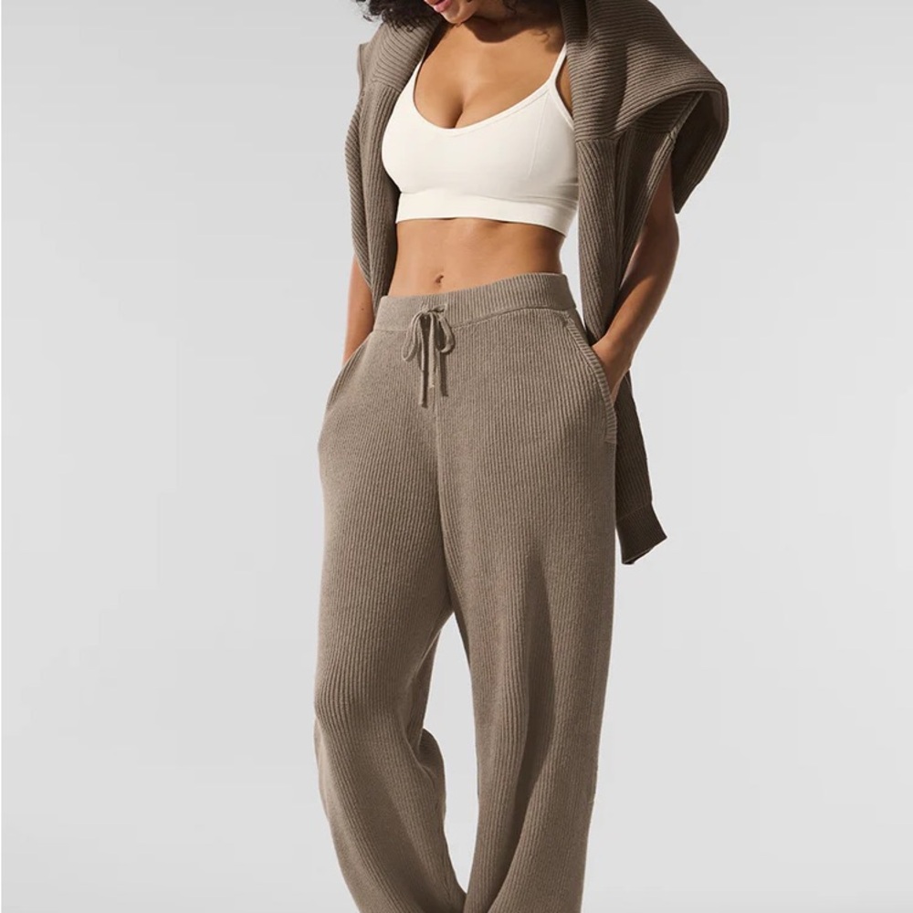 ALO Yoga Taupe Ribbed Joggers